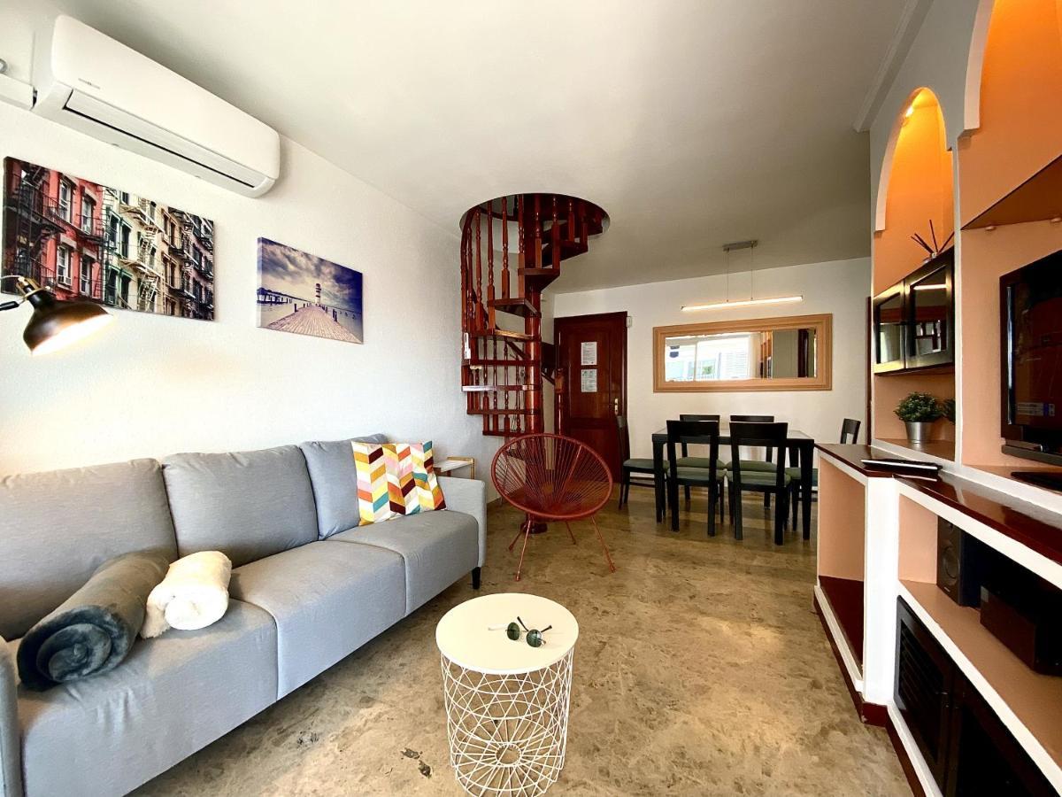 Appartamento Duplex Oasis Sitges Esterno foto